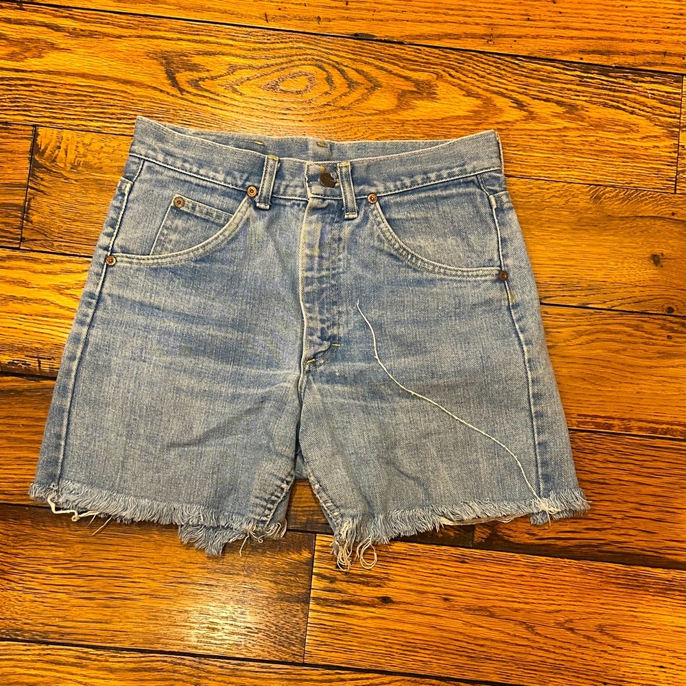 Lee Light Blue Frayed Hem Jean Shorts size 30 Waist